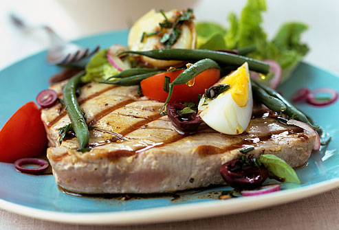 getty_rm_photo_of_tuna_steak_with_vegetables